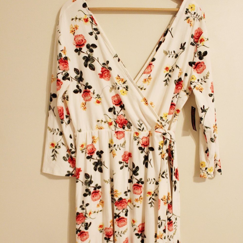 🦋 FLORAL DRESS WITH SASH DETAIL